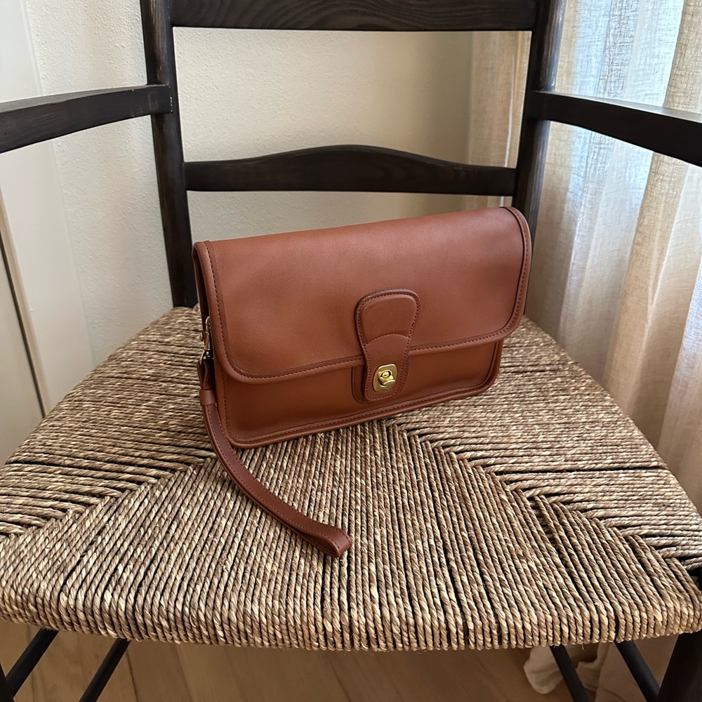 Vintage Coach Turnlock Purse G8C-9832